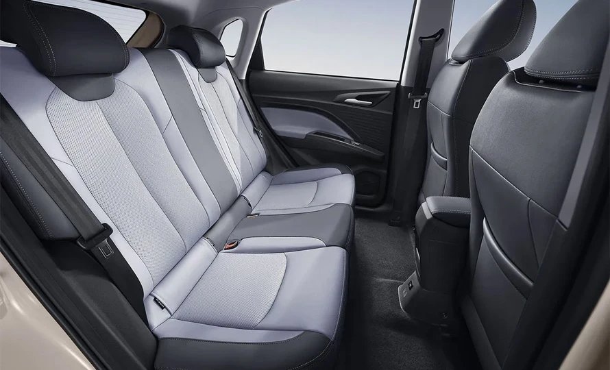 Quatro cores externas da moda e mais três cores internas.